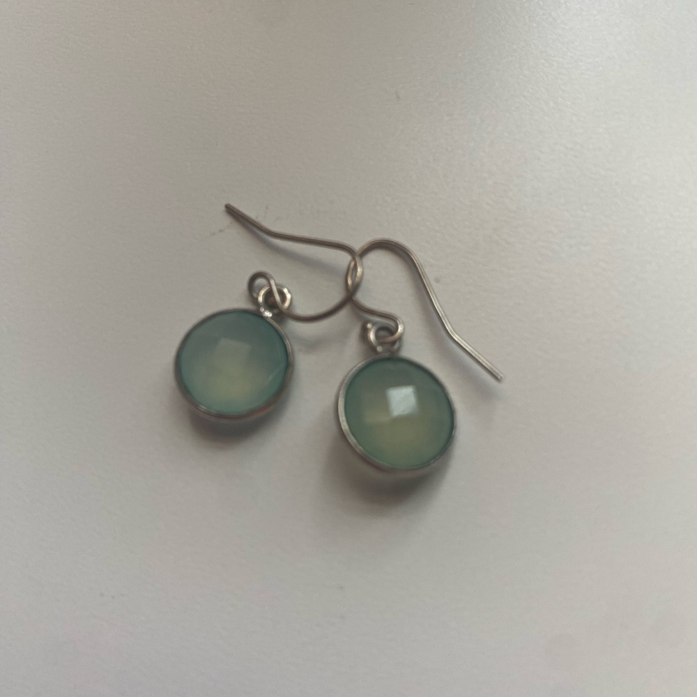 Elegant Stainless still earrings with chalcedony stone - Picture 2 of 4